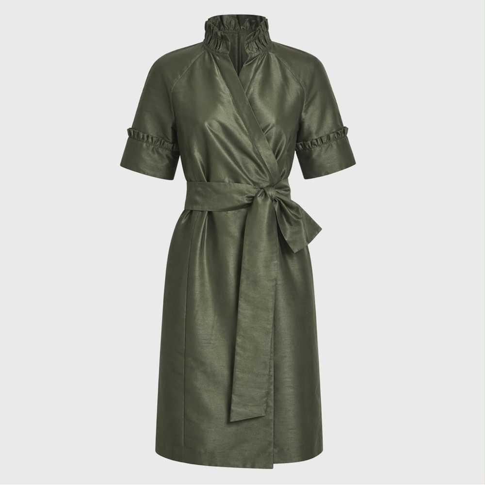 EUC. Size 8. DVF Diane von Furstenberg “Miss Cherie” Silk Taffeta Wrap Dress